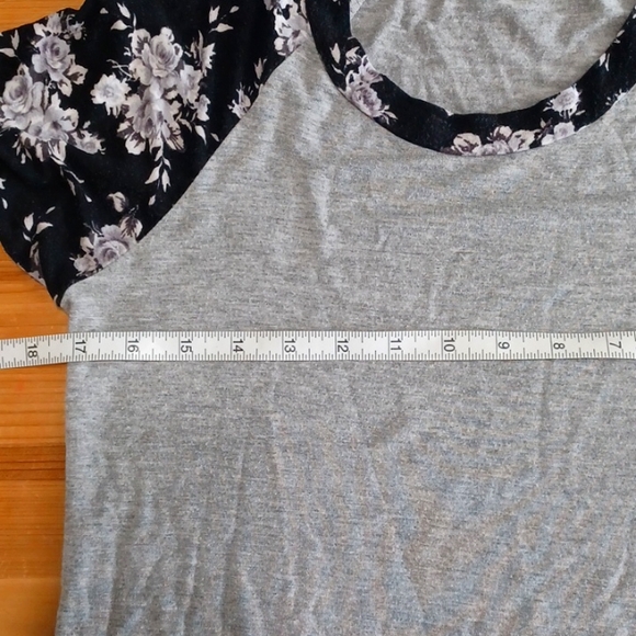 LE3NO size small top - Picture 5 of 5